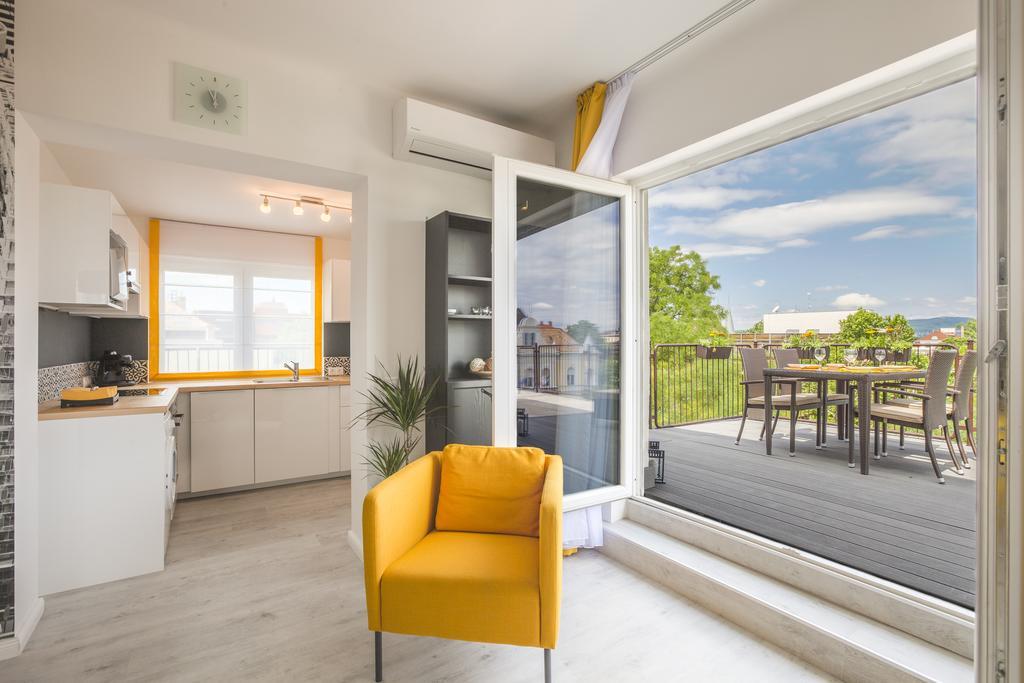 Terrace Apartments At City Park Budapest Eksteriør billede