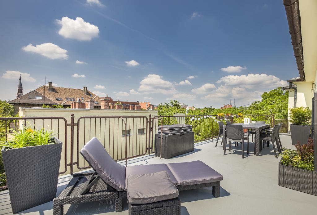 Terrace Apartments At City Park Budapest Eksteriør billede